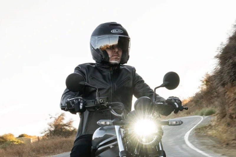 Helmet Review: HJC i31 Tevis